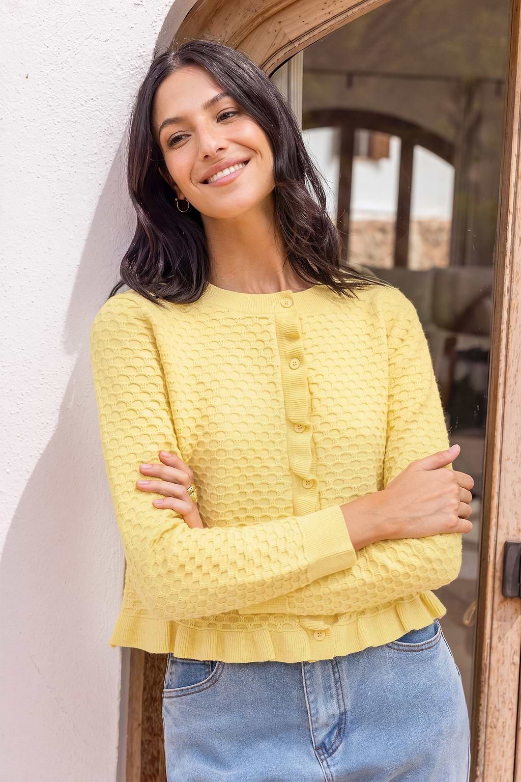 Gelbe Strickjacke mit Rundhalsausschnitt