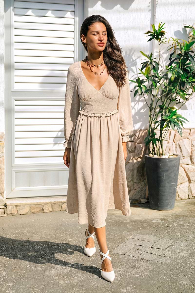 Neutrales Langarm Maxi-Freizeitkleid