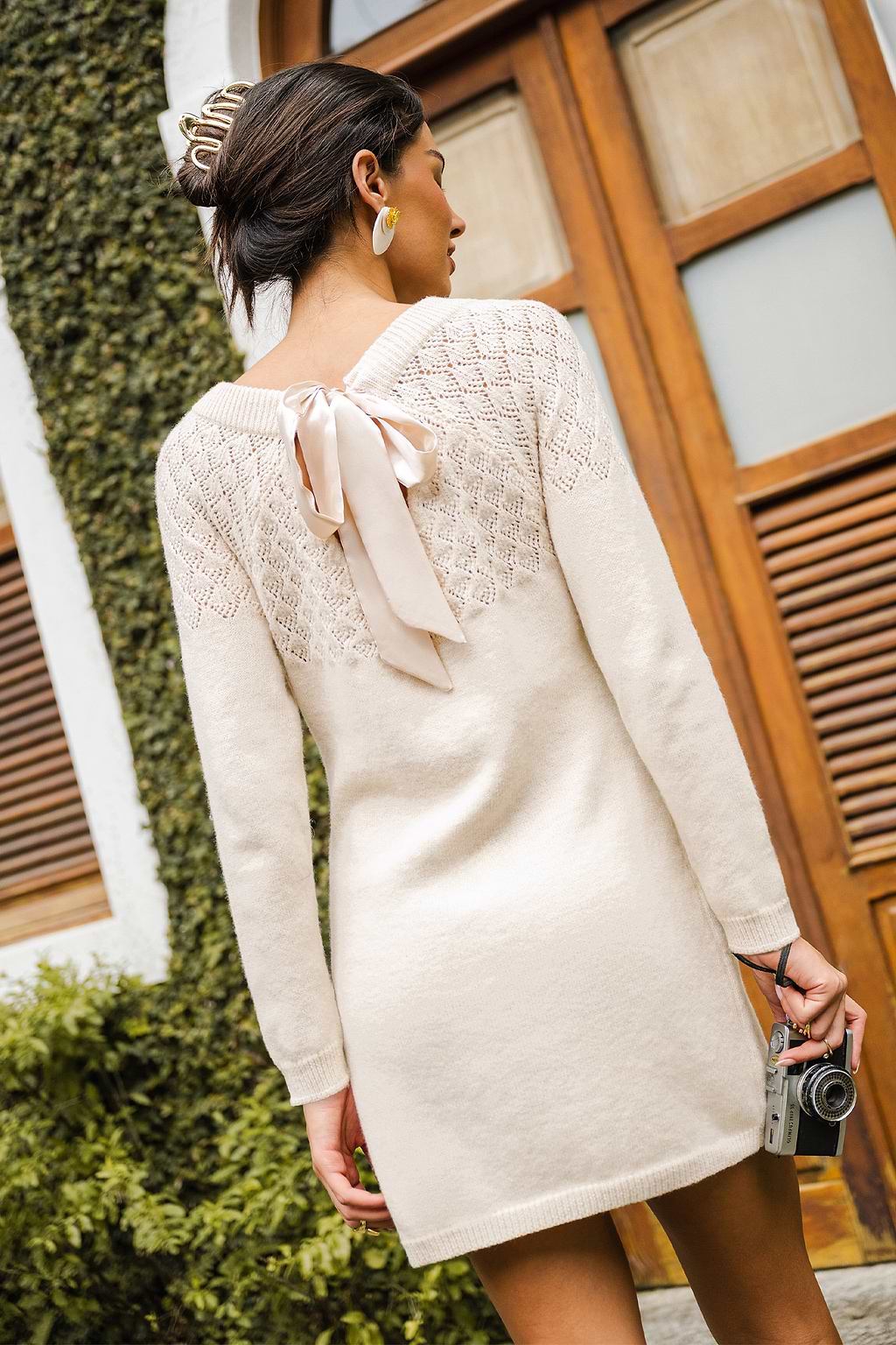 Abito maglione corto beige con scritta d'amore