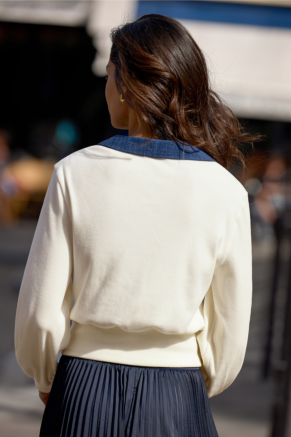 Top beige en tricot à col chemise et manches longues