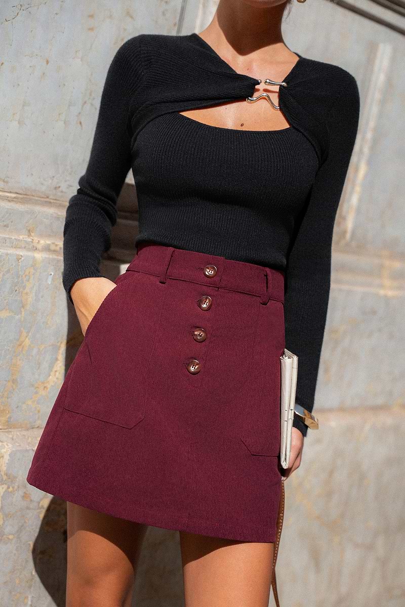 Eleganter Weinroter Minirock