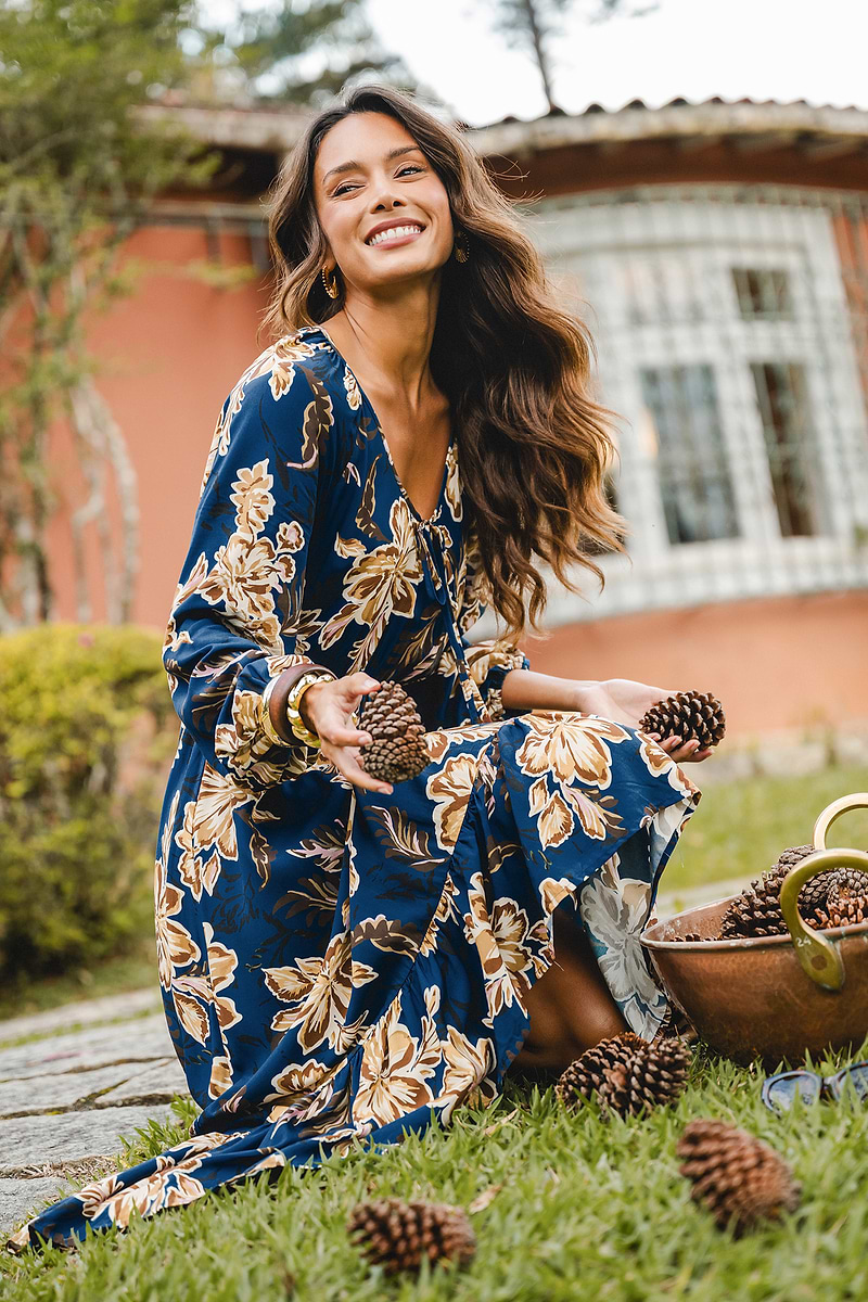 Robe longue fleurie à col scoop et manches longues