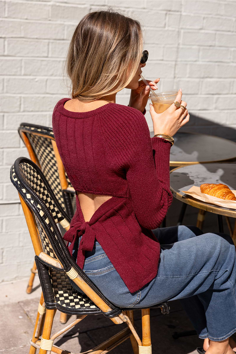 Pull rouge ajusté en tricot à col bateau et manches longues