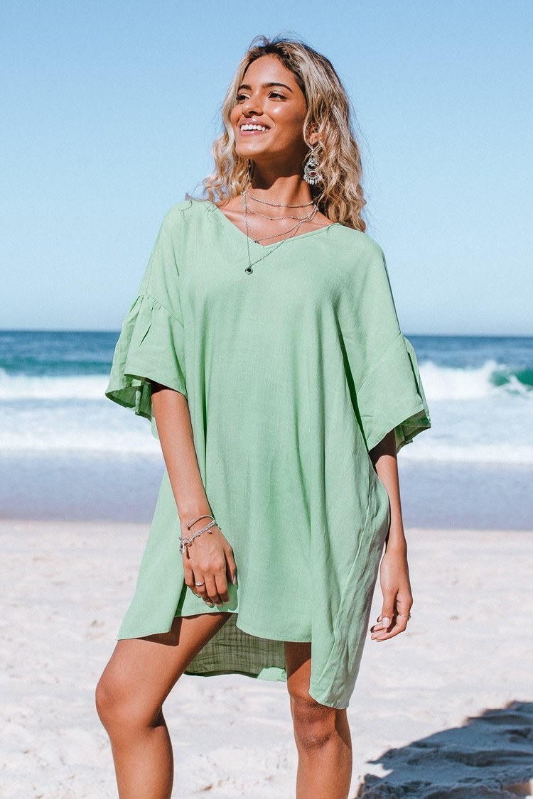 Robe t-shirt vert clair à col en V