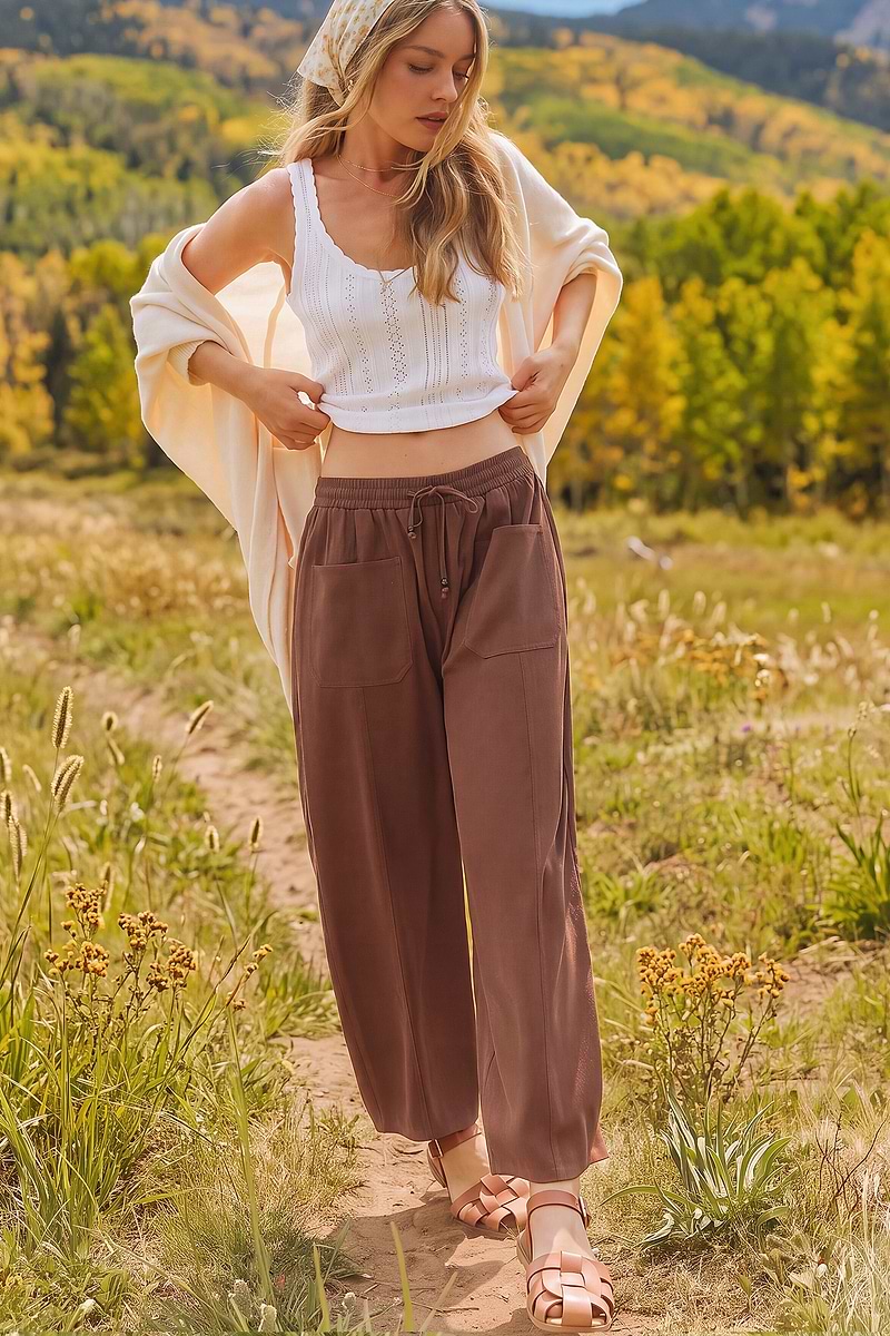 Braune Stoffhose mit Patch-Taschen